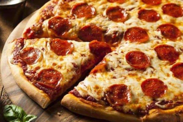 Alertan del consumo de esta pizza de queso por contener plásticos peligrosos