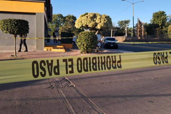 Arrojan un cuerpo sin vida envuelto en cobijas detrás de la Torre Académica de la UAS en Culiacán