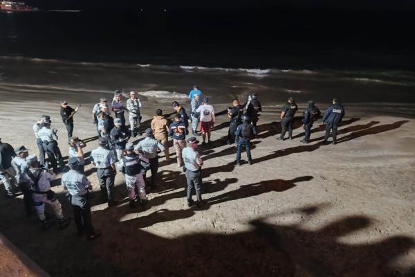 Operadora y Administradora de Playas coadyuva con autoridades competentes para remolcar ballena sin vida