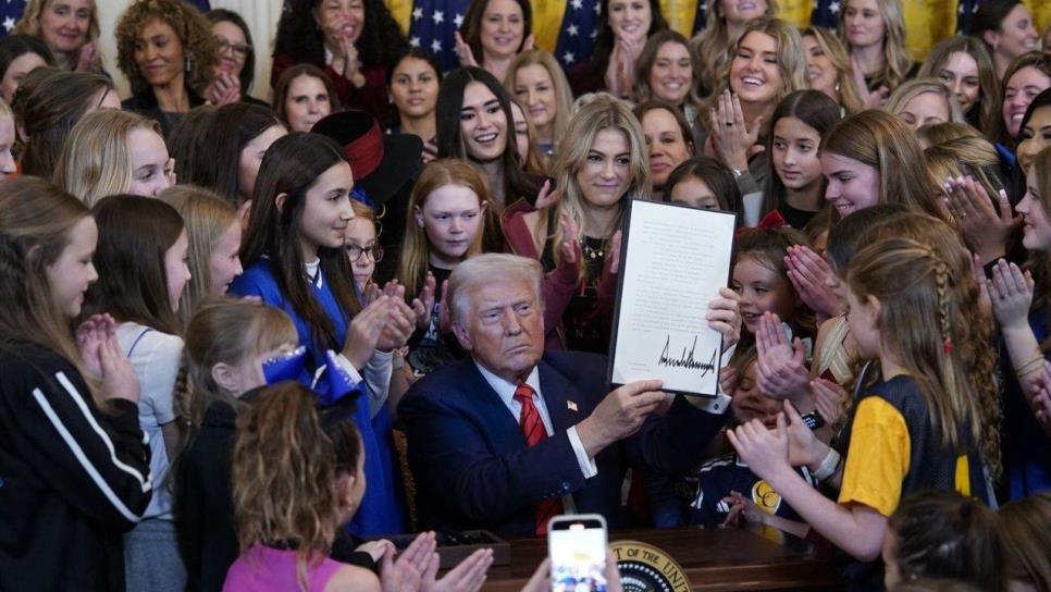 Donald Trump prohíbe a deportistas transgénero poder ser parte en deportes femeninos