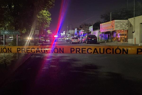Ejecutan a balazos a un joven frente al IMSS del sector Humaya de Culiacán