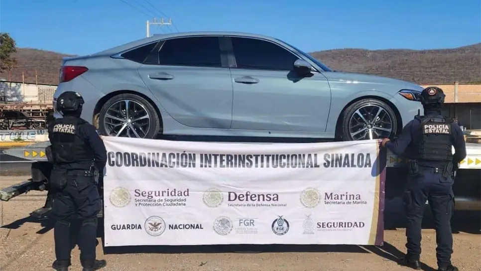 FOTO: Recuperan vehículo con reporte de robo durante operativo en el sector Barrancos en Culiacán