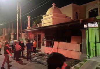 Se intoxican tres personas tras incendiarse un domicilio en Culiacán