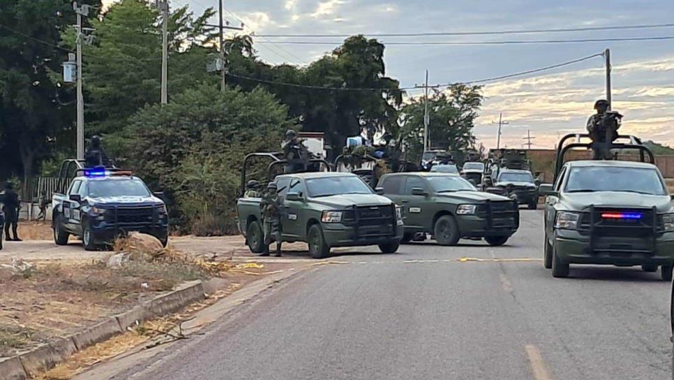 Se enfrentan militares y civiles armados en El Limón de los Ramos, Culiacán