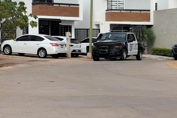 Detienen a mujer tras operativo en el Residencial Montserrat de Culiacán