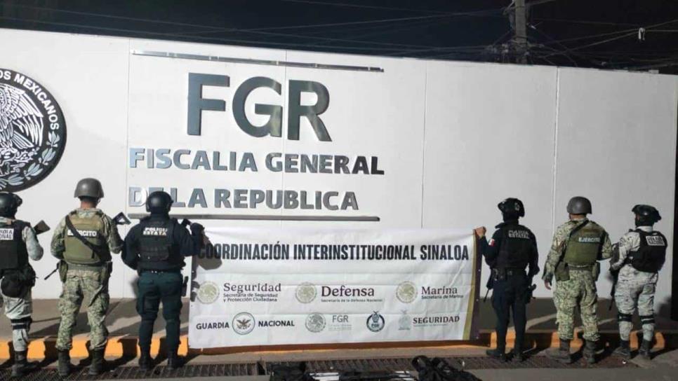 Militares aseguran 3 rifles de asalto y 3 vehículos en el Quemadito de Costa Rica, Culiacán