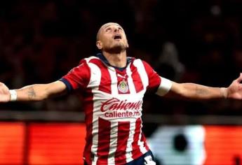 Chicharito Hernández anota su segundo gol con Chivas tras un año que regresó al equipo