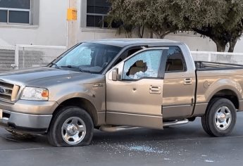 Atacan a balazos una camioneta frente a la Escuela Náutica de Mazatlán