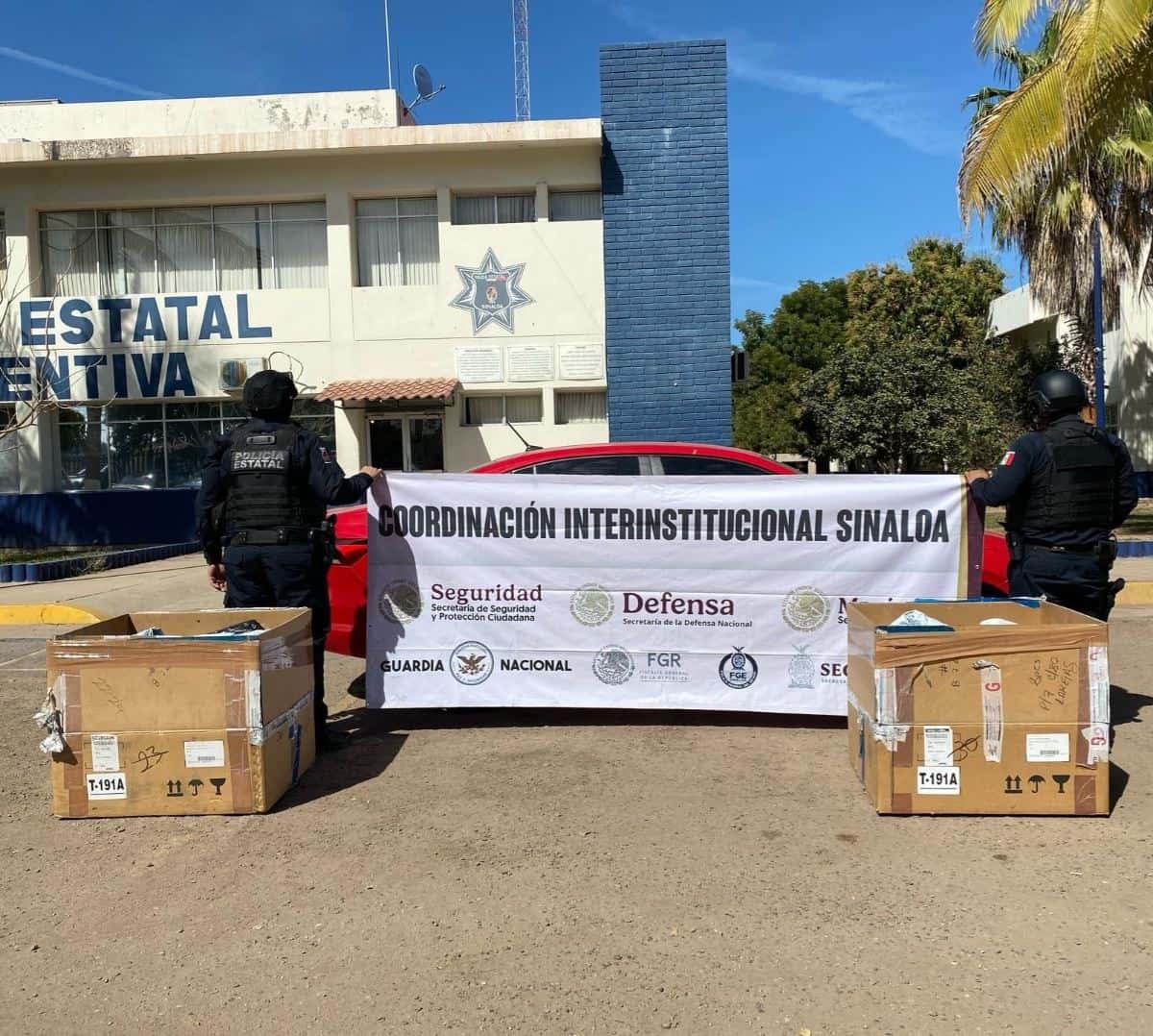 Autoridades aseguran vehículo que había sido robado a una paqueteria de Culiacán