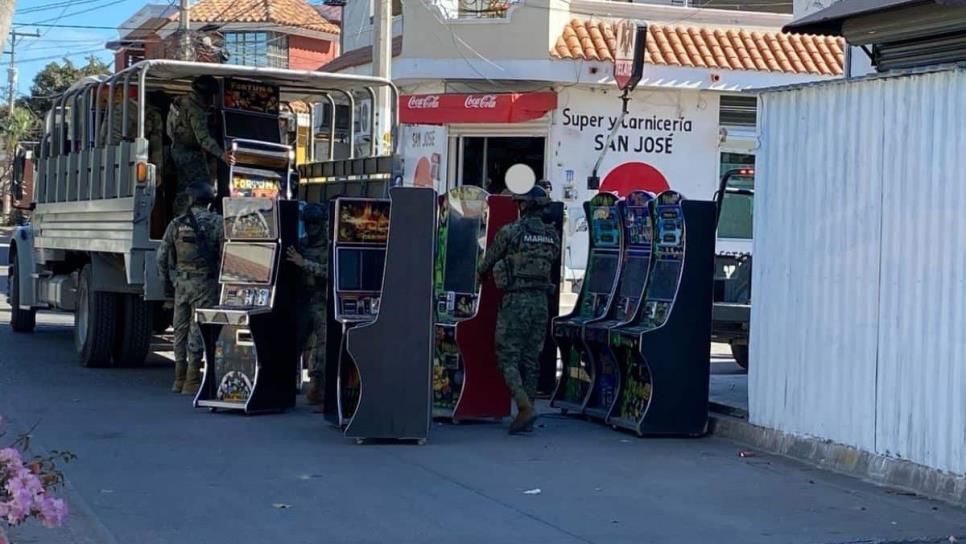 Elementos de la Marina decomisan tragamonedas en operativo en Mazatlán