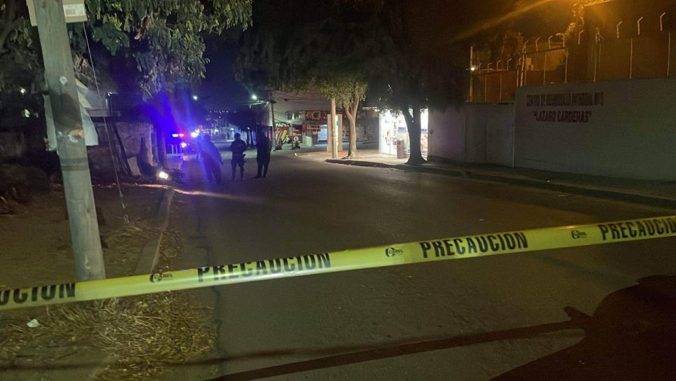 Asesinan a balazos a un motociclista afuera de una tienda en la Lázaro Cárdenas, Culiacán