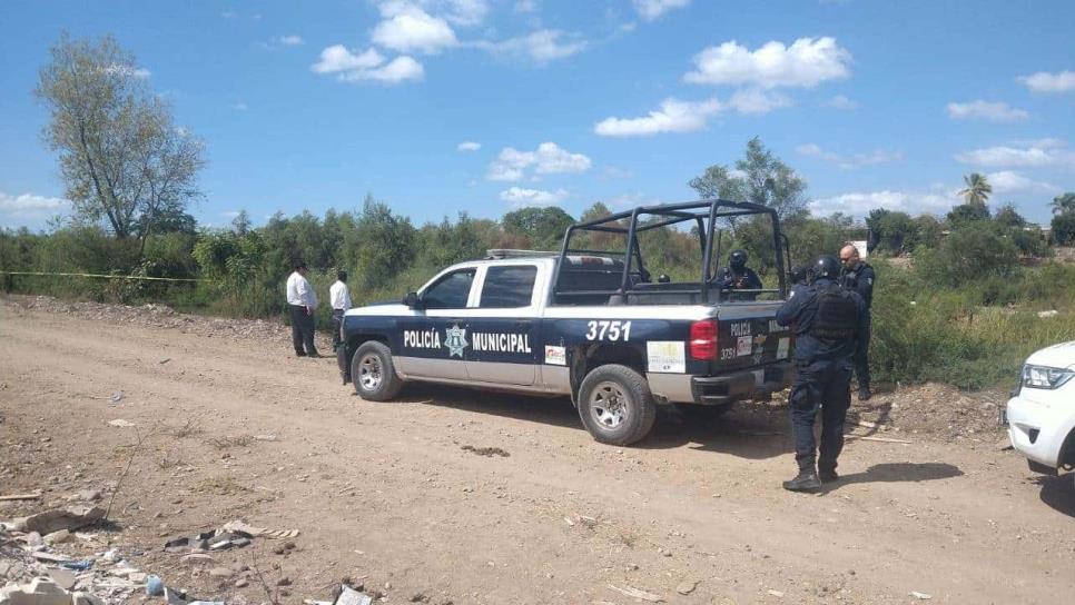 Encuentran a un hombre encobijado en un dren en Villa Juárez, Navolato