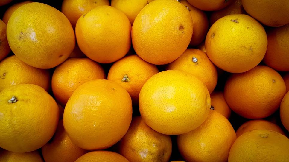 Todo sobre la naranja: descubre sus propiedades y dónde es más barato comprarla