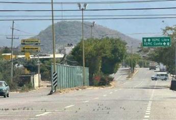 Automovilistas reportan ponchallantas en carreteras de El Rosario