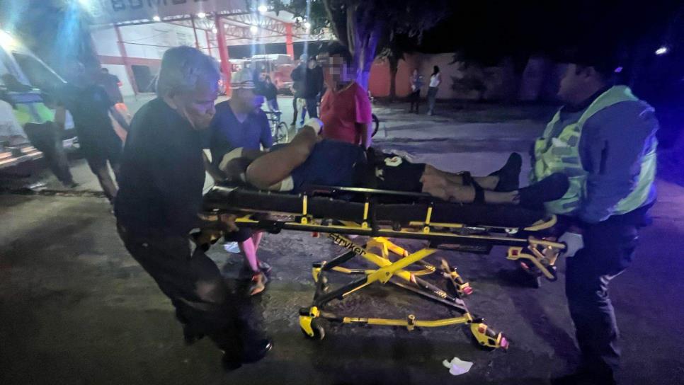 Atropellan a ciclista en Los Mochis; lo llevan muy golpeado a un hospital