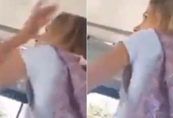 Bajan a mujer extranjera de un camión tras hablar mal de México | VIDEO