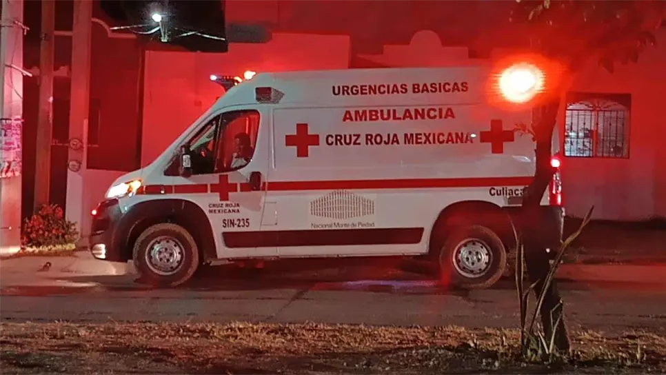 La ambulancia fue localizada abandonada y vandalizada. (FOTO: Luz Noticias).