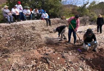 Rastreadoras de El Fuerte encuentran tres fosas clandestinas en la bahía de Navachiste, Juan José Ríos