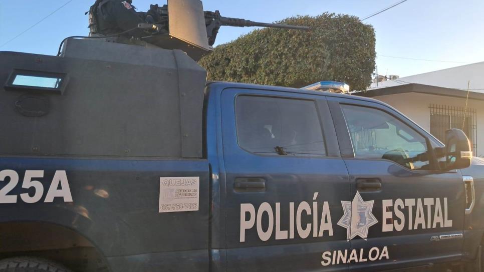 Militares arrestan a una persona y aseguran una camioneta baleada en Culiacán 