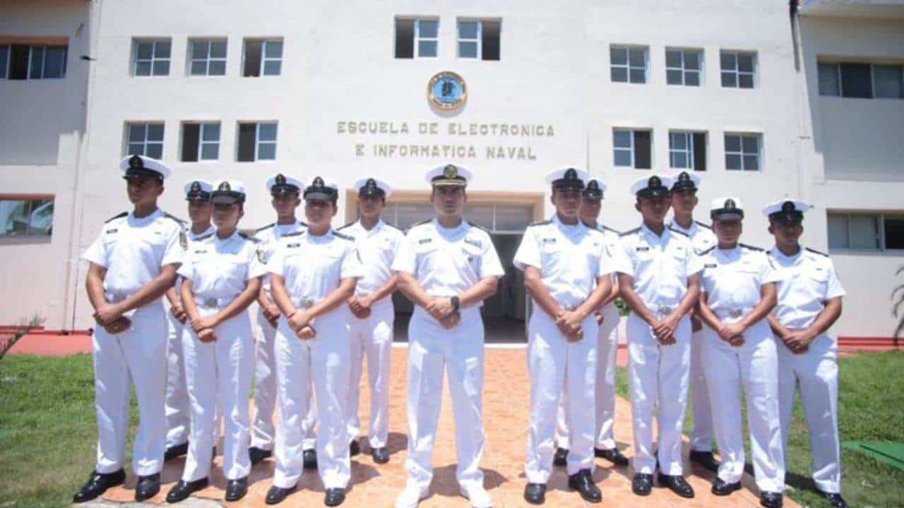 Quienes estén interesados en pertenecer a las filas de la Marina, deben acudir a las instalaciones de la SEMAR o consultar enviar un correo electrónico unicos.medios@gmail.com