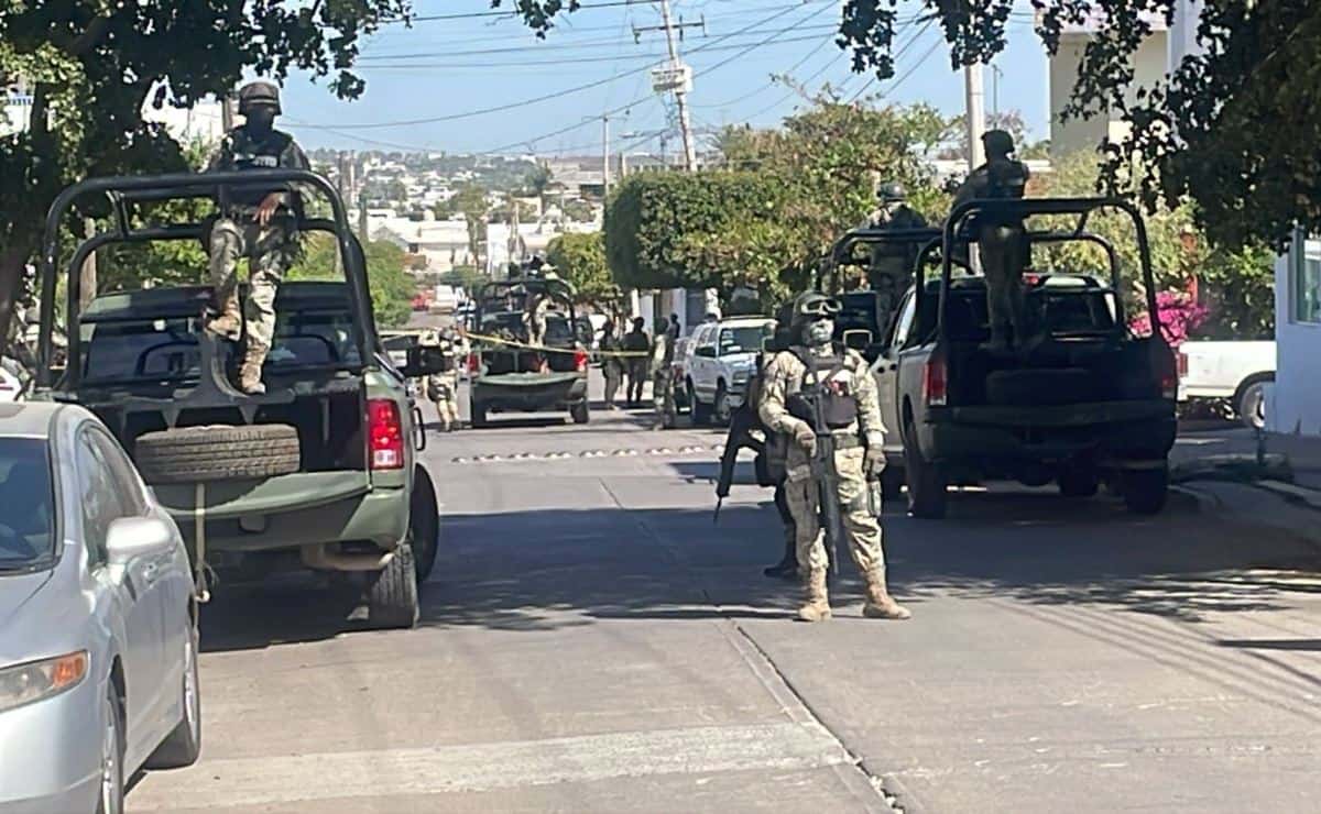 FOTO: Militares implementan operativo en la colonia Aurora, en Culiacán, tras reporte de disparos