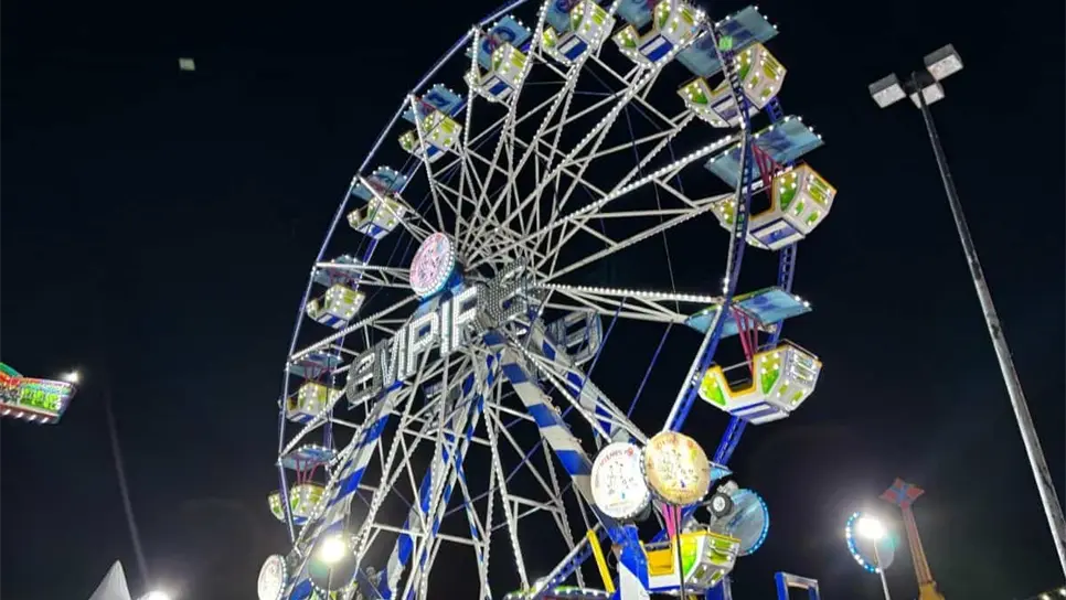 FOTO: La Feria del Carnaval 2025 ya llegó a Mazatlán con más de 30 juegos mecánicos