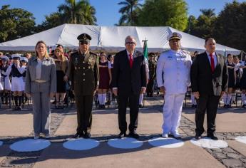 Encabeza el gobernador Rocha Moya el Día de la Bandera Nacional en Culiacán