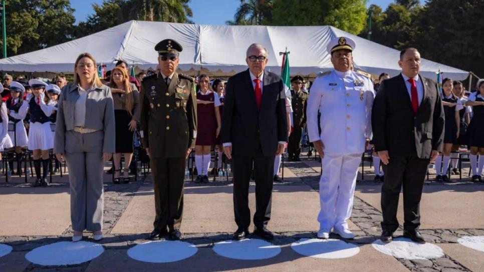 Encabeza el gobernador Rocha Moya el Día de la Bandera Nacional en Culiacán