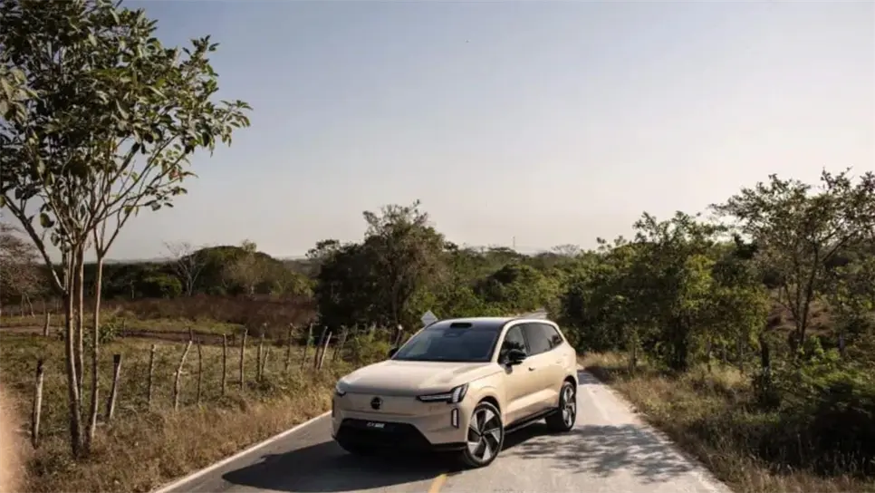 Volvo Car México reveló a sus fieles clientes la esperada SUV que revolucionará el mercado, donde esta contará con siete asientes para sus pasajeros, siendo esta el Volvo EX90