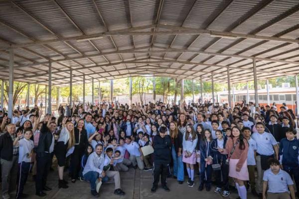 Juan de Dios Gámez se compromete a construir una cancha deportiva y mejorar la Secundaria Federal N° 4