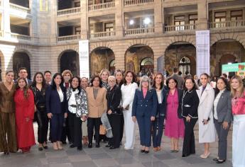 Eneyda Rocha acompaña a Sheinbaum a la presentación de la Estrategia Nacional de Vida Saludable