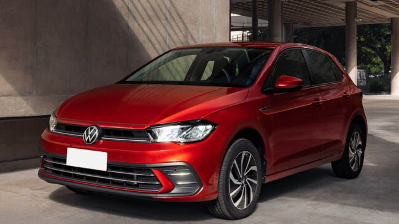 El Volkswagen Polo participa en la categoría de los hatchbacks subcompactos. Entre sus principales competidores se encuentran Mazda2, Suzuki Swift, SEAT Ibiza, MG3 y Kia K3
