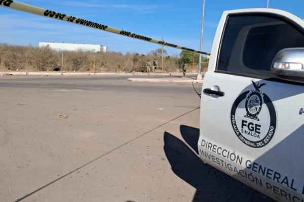 Arrojan a un joven ejecutado y con mensaje sobre la Costerita al sur de Culiacán 