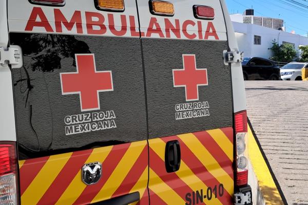 Dos jóvenes baleados llegan a heridos a un hospital de Culiacán 