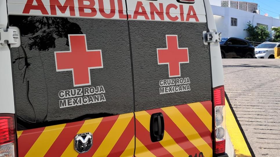 Dos jóvenes baleados llegan a heridos a un hospital de Culiacán 