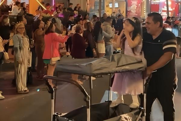 Mazatlán busca a la pequeña reina que robó corazones en el desfile de Carnaval 2025