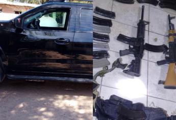 Aseguran tres camionetas robadas con armamento en la sindicatura de Villa Juárez, Navolato