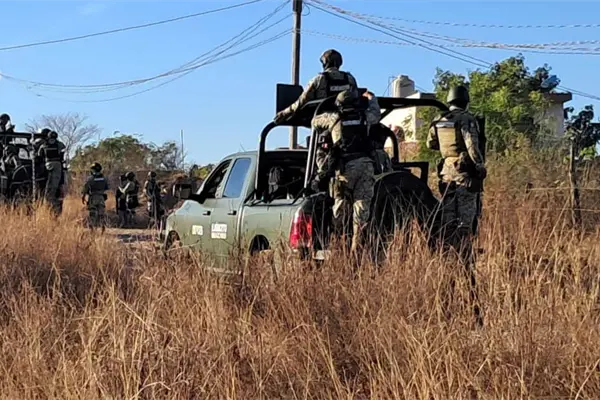 Localizan 5 cuerpos ejecutados en El Bolillo, Elota; suman 7 muertos este lunes en el municipio Localizan 5 cuerpos ejecutados en El Bolillo, Elota; suman 7 muertos este lunes en el municipio