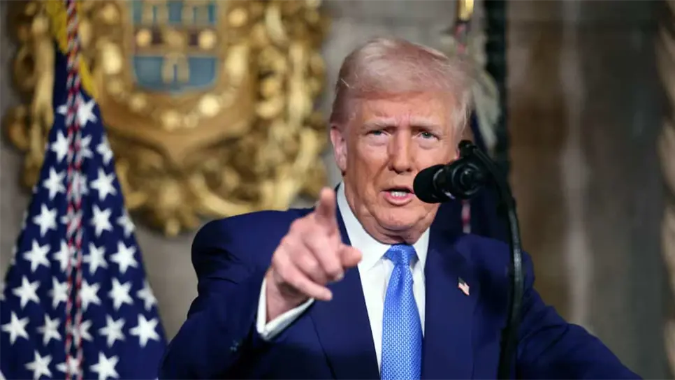 Los aranceles entraron en vigor esta medianoche, con gravámenes del 25 porciento a México y Canadá y doblando al 20 porciento los bienes que China exporta al país norteamericano