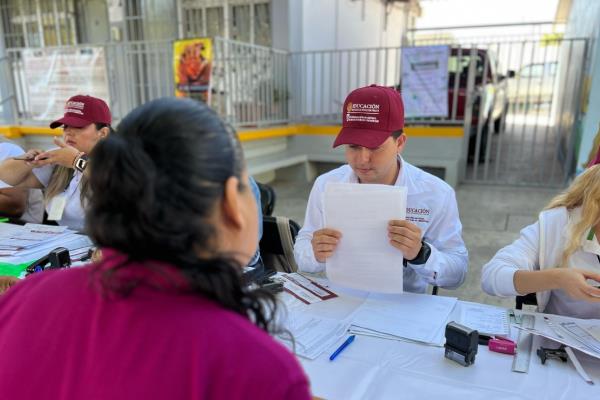 Arranca la dispersión de tarjetas para la beca Rita Cetina en Sinaloa
