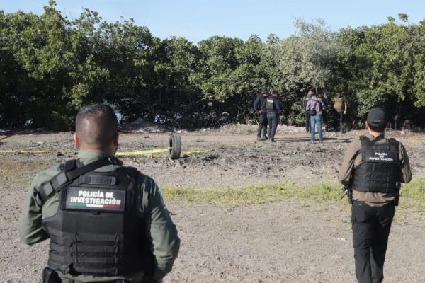 Localizan cuerpo flotando en marisma y restos óseos en baldío este jueves en Mazatlán