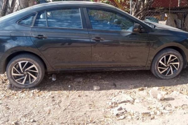 Recuperan motocicleta y automóvil con reporte de robo en distintos sectores de Culiacán