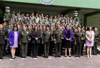 “El valor de las mujeres no tiene límites” reconoce la Tercera Región militar a mujeres en la milicia