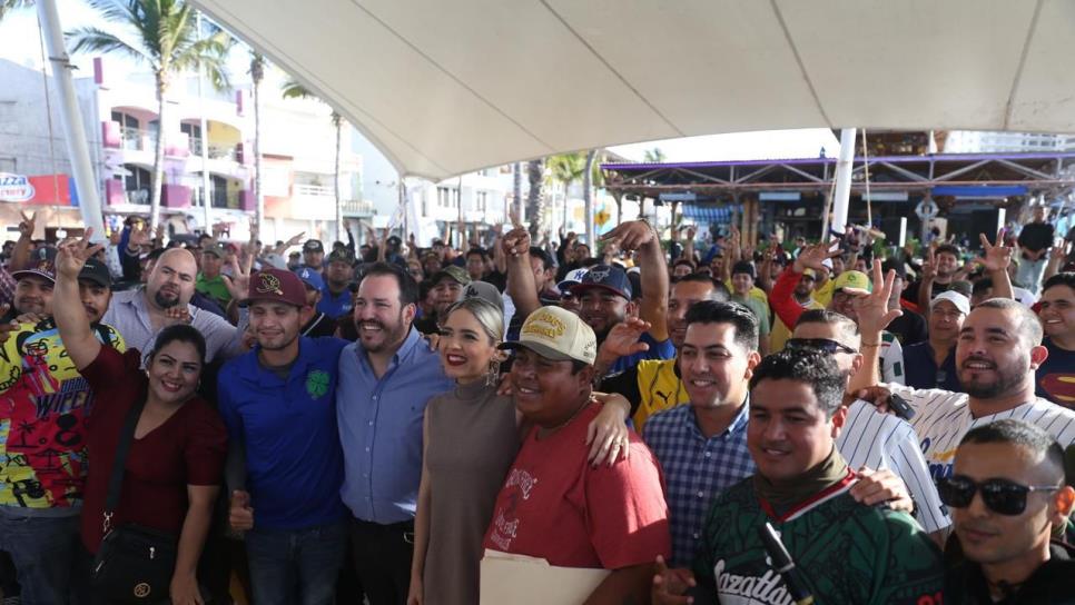 Entregan apoyos a 300 músicos de Mazatlán de parte del Gobierno del Estado