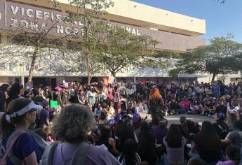 Marcha 8M en Los Mochis: en exigencia de justicia mujeres realizan pintas y colocan mensajes