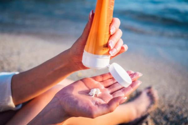 ¿Por qué se debe usar el protector aunque no salgas de casa?, conoce los beneficios