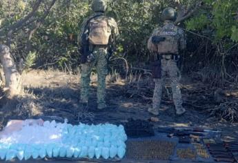 Aseguran armas, cargadores, municiones, equipo táctico y presuntas drogas en Navolato