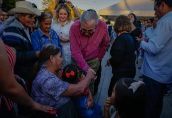 Rocha Moya asiste del Carnaval Infantil de Mocorito