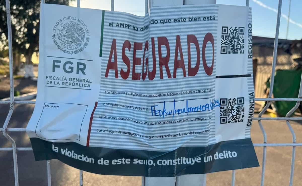 FOTO: Denuncian arbitrariedad de la FGR en el aseguramiento de la pista de aviación en El Carrizo