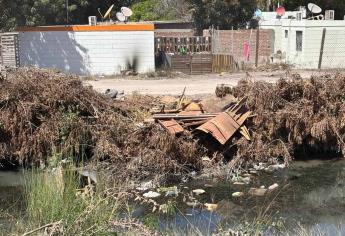 Los Mochis sin agua y el canal que abastece a la ciudad está lleno de basura